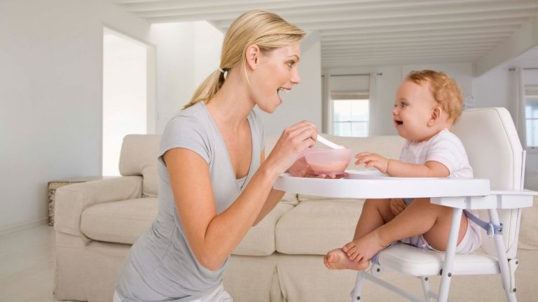 WHEN TO USE A BABY HIGH CHAIR? HERE ARE 5 TIPS
