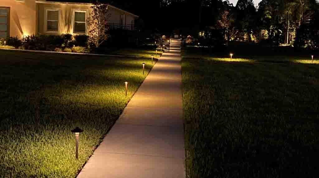 Low Voltage Landscape Lights