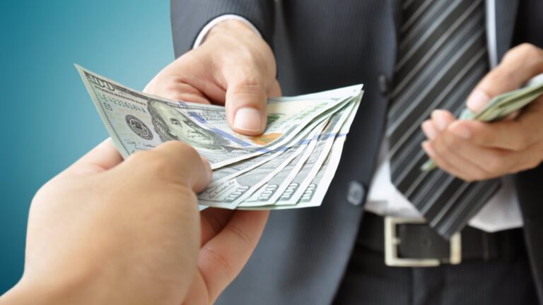 Navigating Financial Challenges: Your Guide to 8 Legal Money Loan Apps in 2023-2024